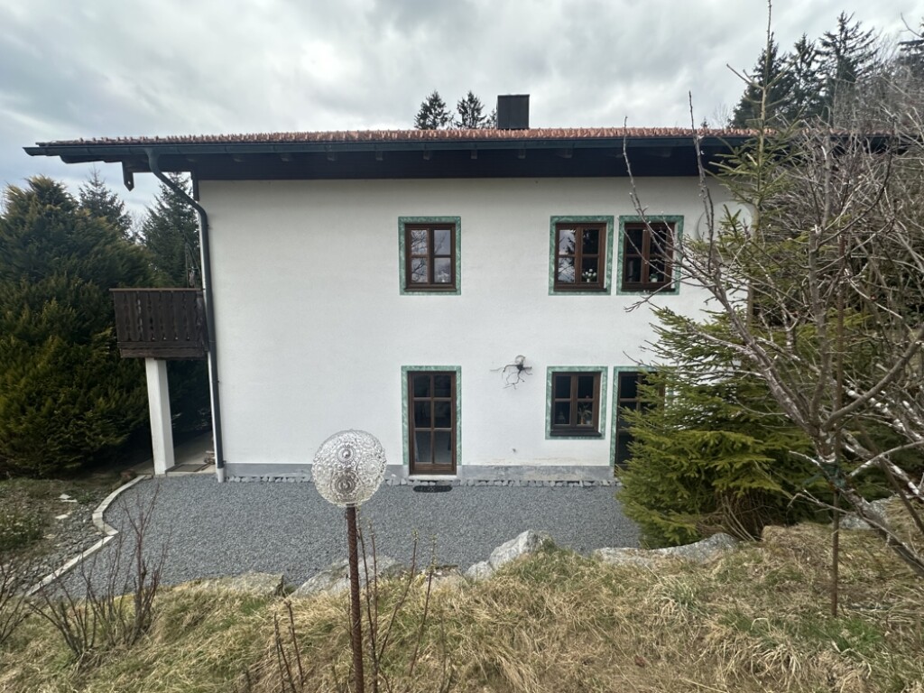 Mauth - Neuwertiges Einfamilienhaus mit ELW und ausbaufähigen DG in Alleinlage Nähe Mauth/Raum Freyung