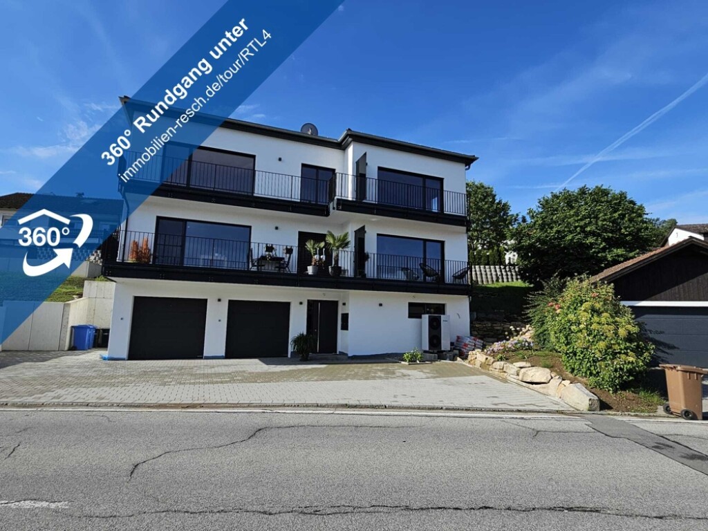 Zentrumsnah wohnen in Waldkirchen3-Zimmer-Wohnung mit Tageslichtduschbad, EBK, Terrasse und Garten
