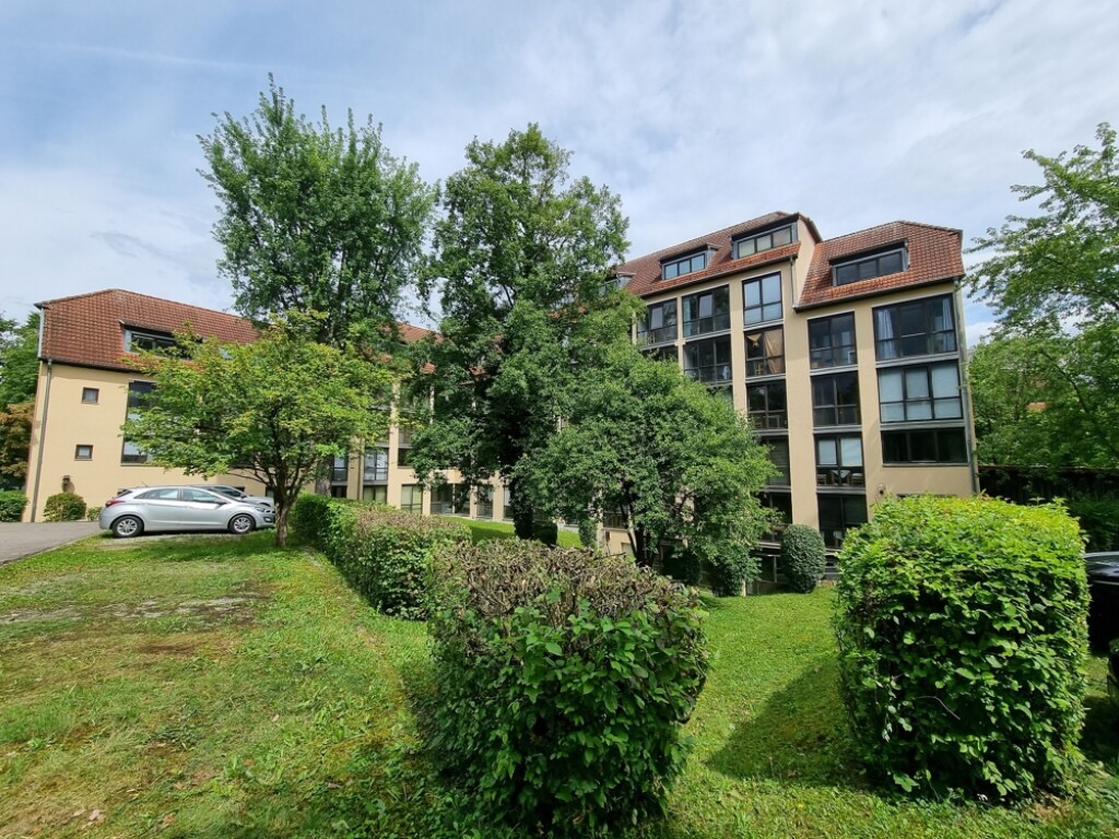 Passau - Pfiffige Studentenbude! Renovierungsbedürftiges Studentenappartement mit Wintergarten ca. 2 km zur Uni