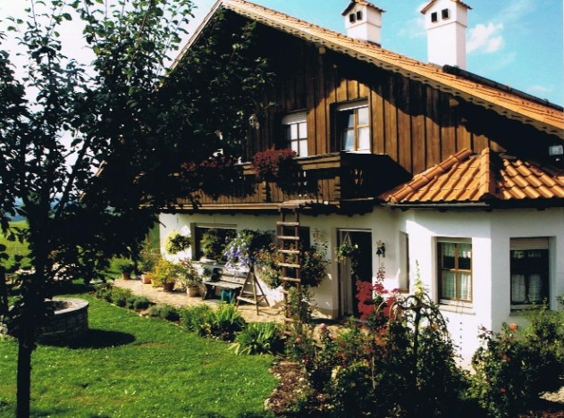 Einfamilienhaus - Großzügiges Einfamilienhaus in Perlesreut 