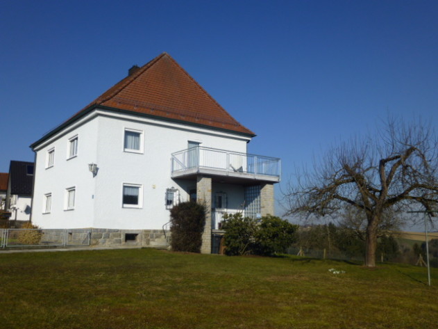 Zweifamilienhaus - Großzügiges Zweifamilienhaus mit Baugrundstück Nähe Hauzenberg/Oberdiendorf