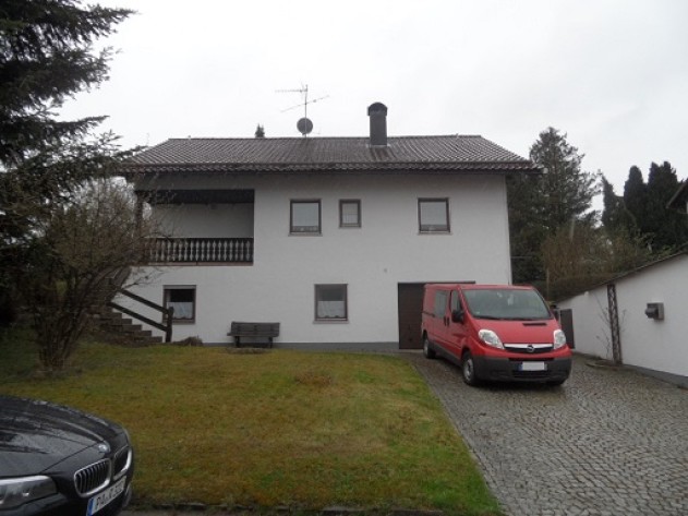 Großzügiges Einfamilienhaus mit ausbaufähigem Dachgeschoss - Großzügiges Einfamilienhaus mit ausbaufähigem Dachgeschoss in Breitenberg 