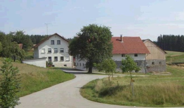 Vierseithof - Nähe Fürstenzell: Rottaler Vierseithof in Alleinlage